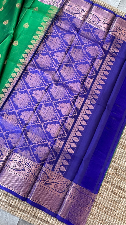 Green Pure Kanchipuram Silk Saree with Royal Blue Contrast | Silk Mark Certified