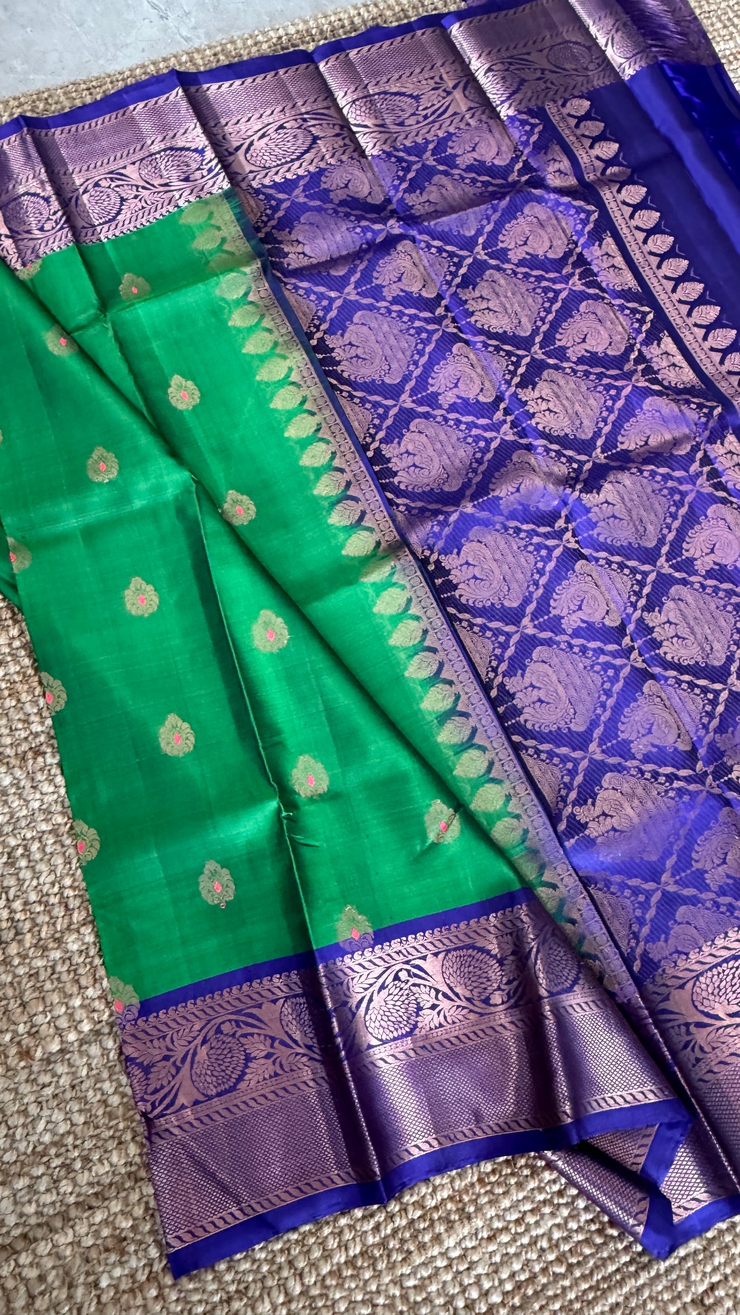 Green Pure Kanchipuram Silk Saree with Royal Blue Contrast | Silk Mark Certified