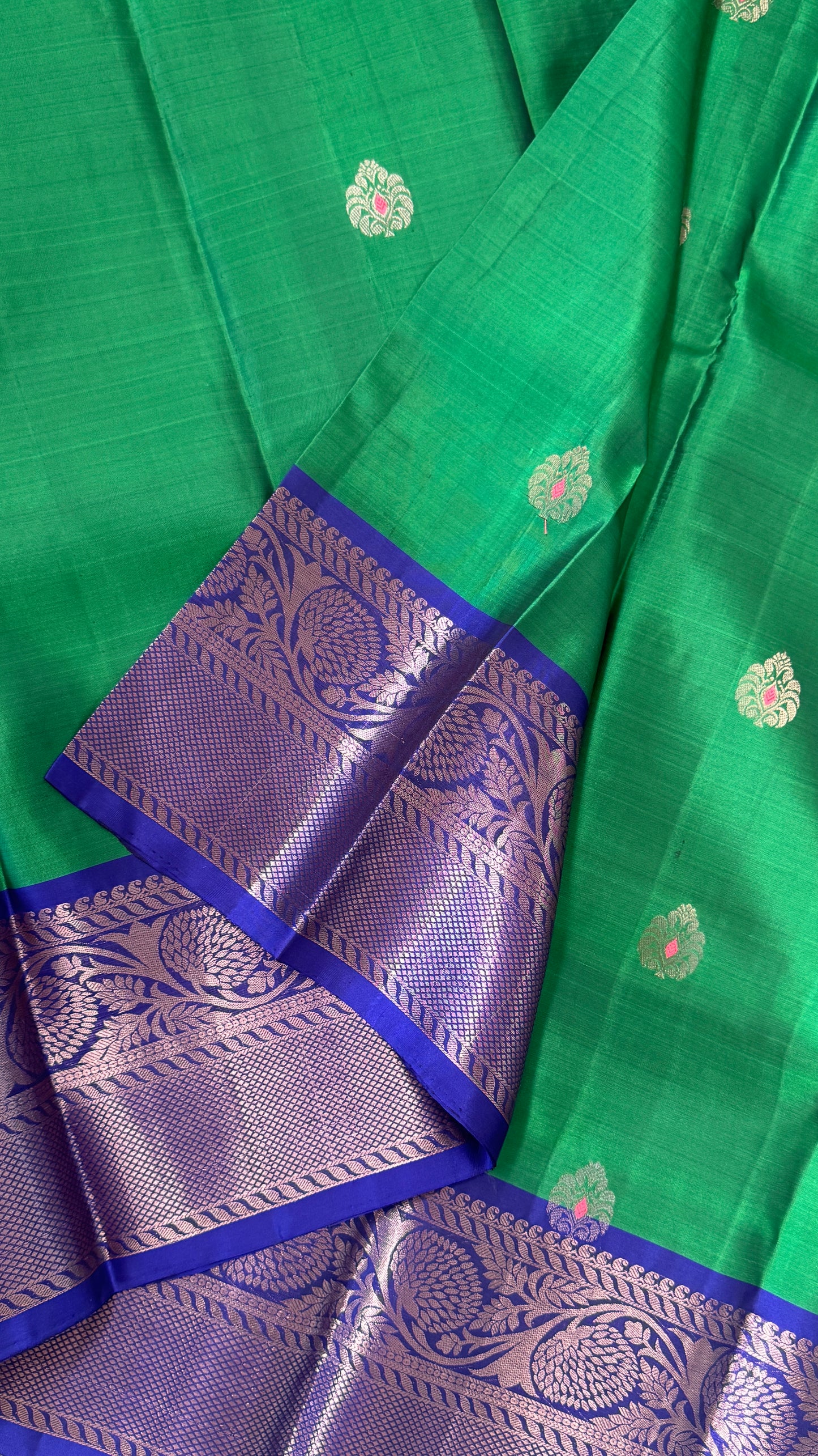 Green Pure Kanchipuram Silk Saree with Royal Blue Contrast | Silk Mark Certified