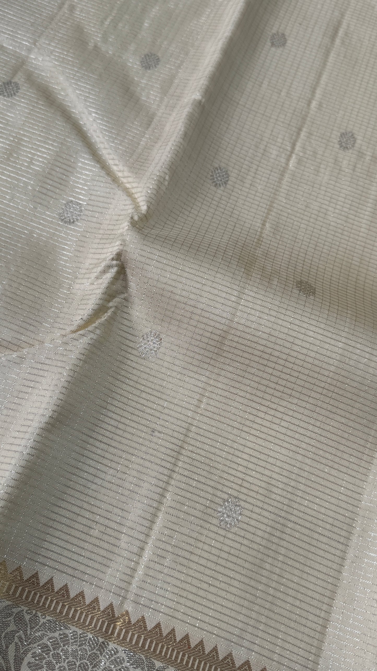 Ivory Pure Kanchipuram Checkered Silk Saree | Silk Mark Certified