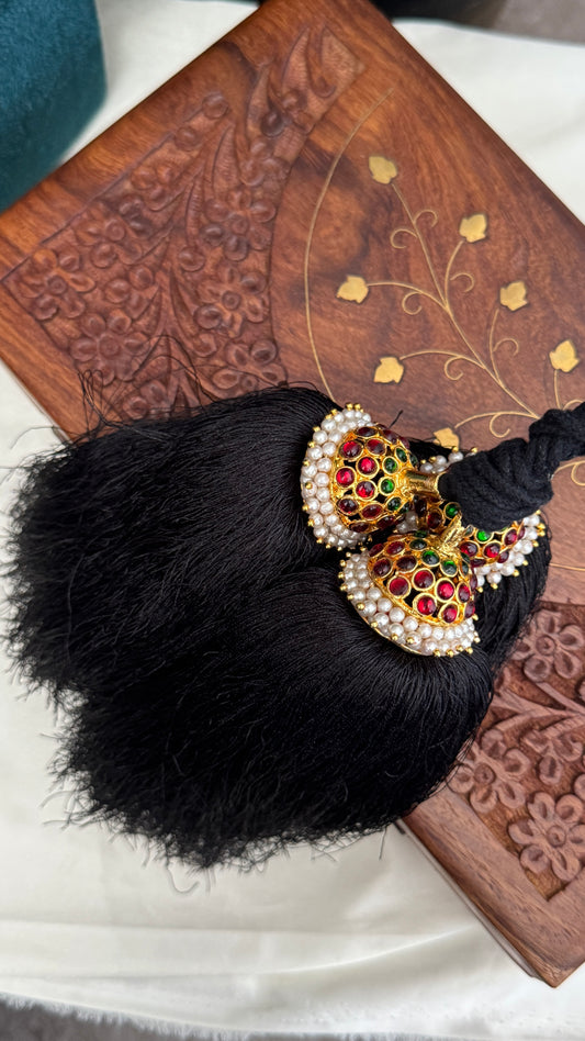 Jada Kuchulu – Kemp Stone & Pearl Hair Accessories