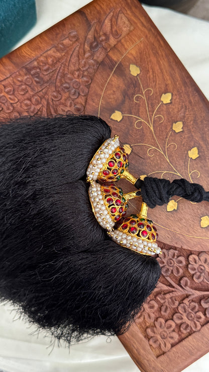 Jada Kuchulu – Kemp Stone & Pearl Hair Accessories