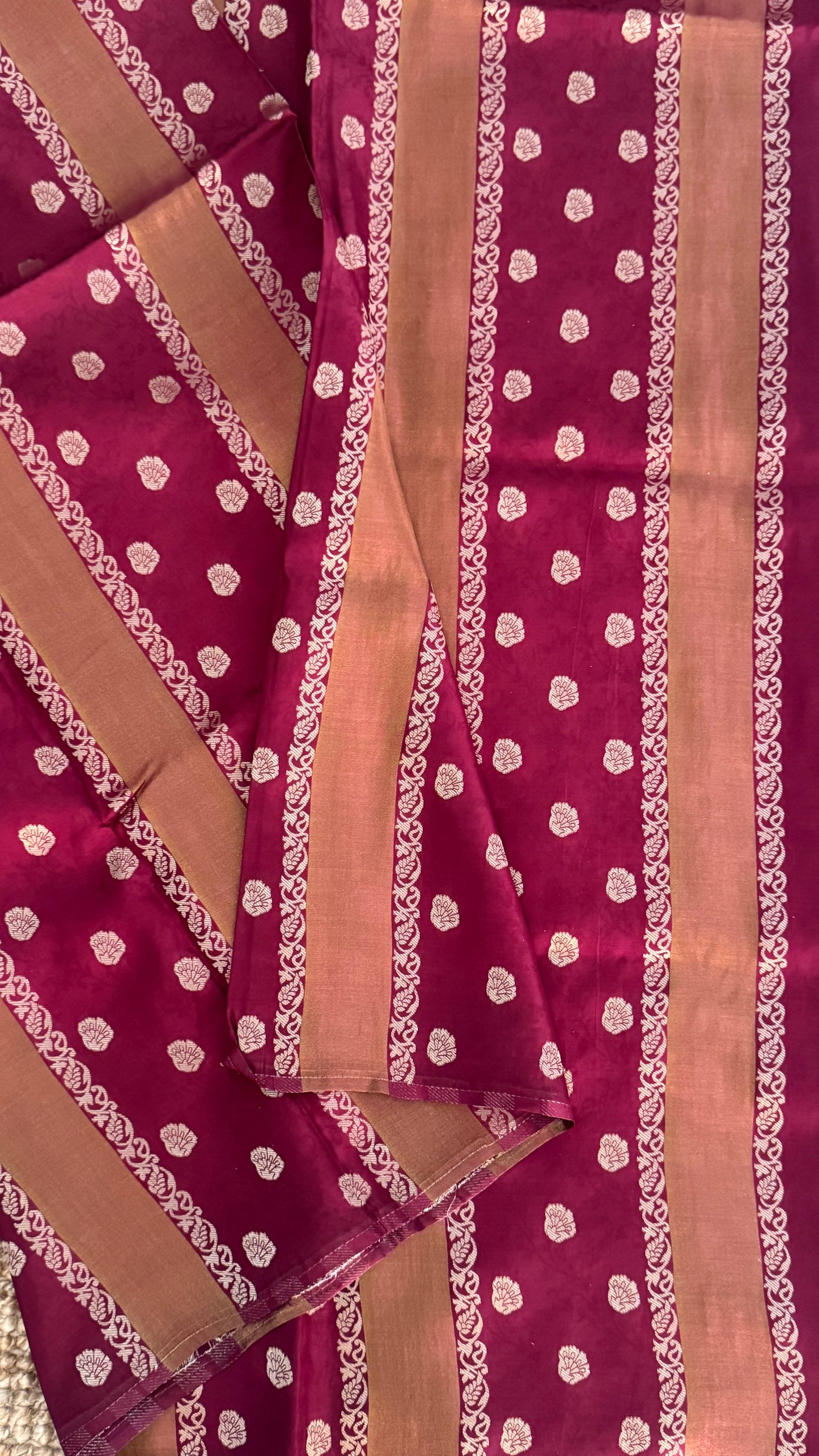 Soft Tissue Silk Saree – Elegant Wine with Intricate Zari Weaving