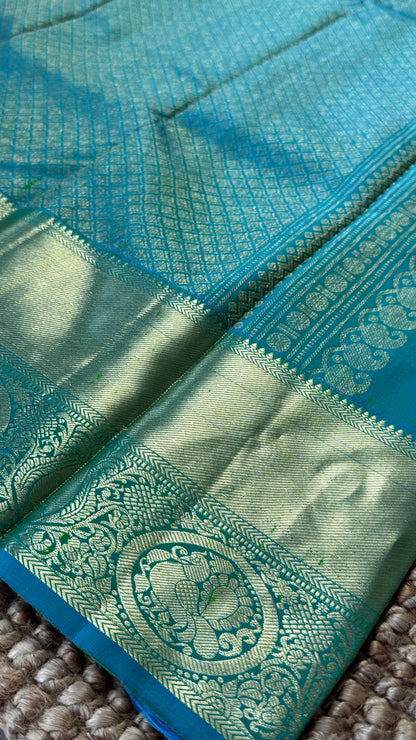 Green Pure Kanchipuram Silk Saree with Contrast Rama Blue Border | Silk Mark Certified