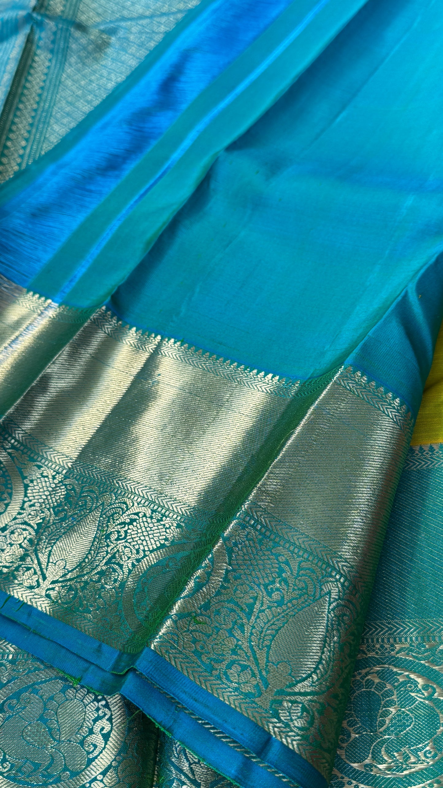 Green Pure Kanchipuram Silk Saree with Contrast Rama Blue Border | Silk Mark Certified