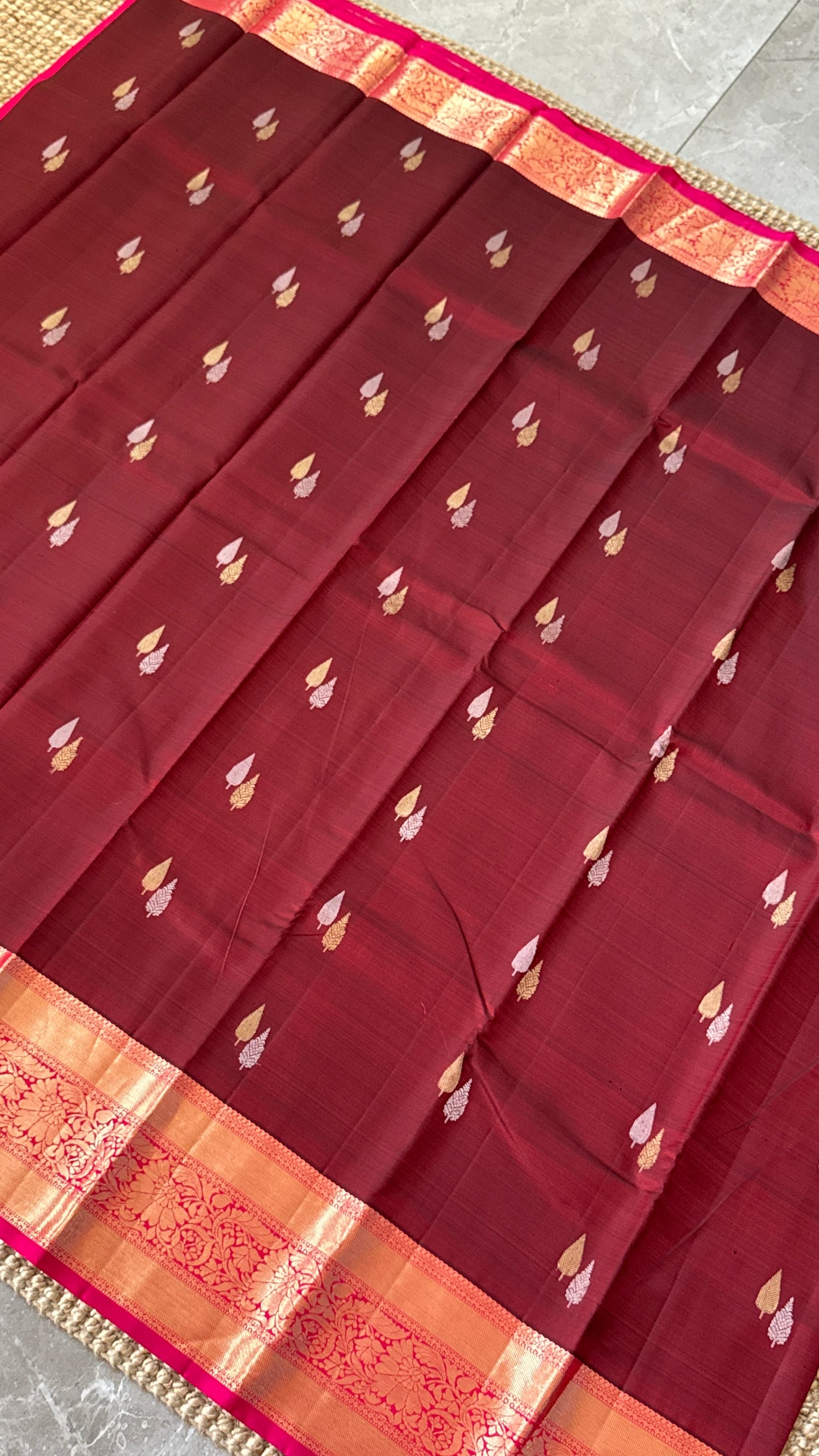 Maroon Pure Kanchipuram Silk Saree with Contrast Pink Border & Pallu | Silk Mark Certified