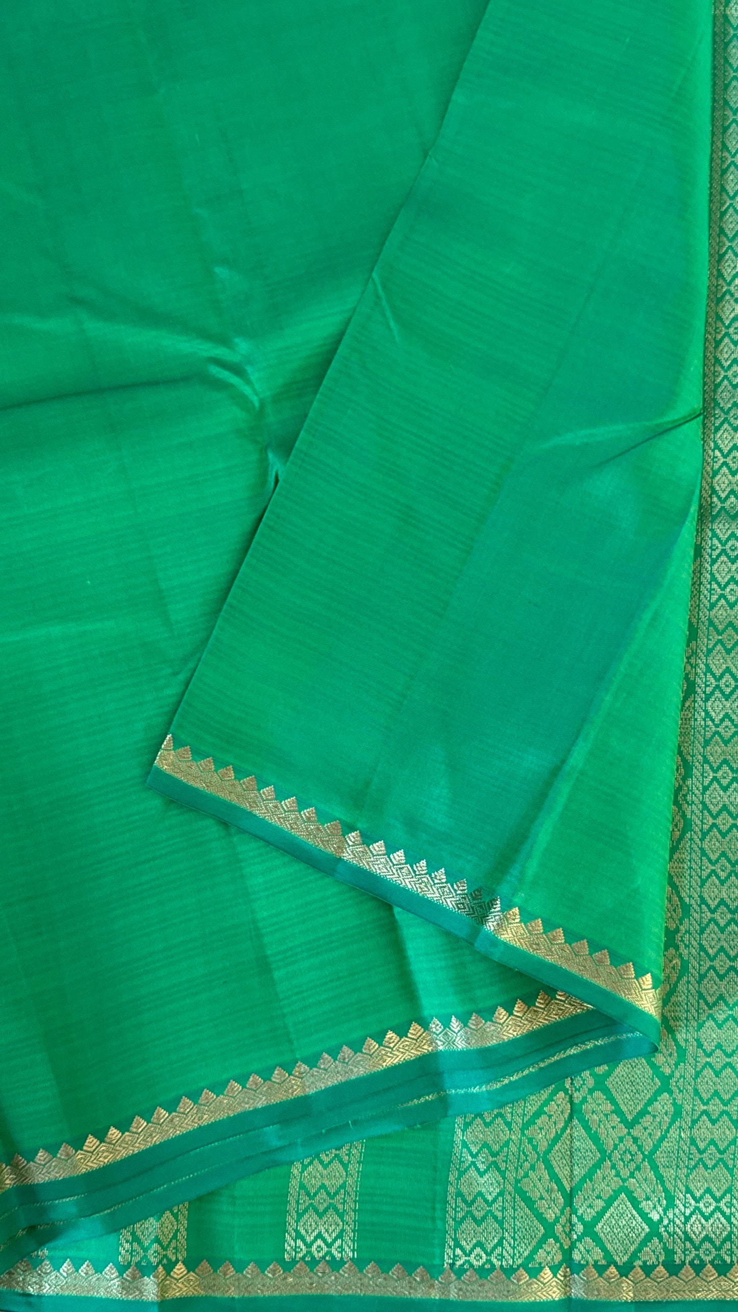Rama Green Pure Silk Handwoven Saree with Thin Gold Zari Borders | Silk Mark Certified