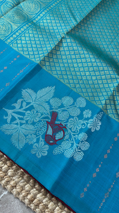 Maroon & Blue Borderless Pure Kanchipuram Silk Saree with Dual Zari Motifs | Silk Mark Certified