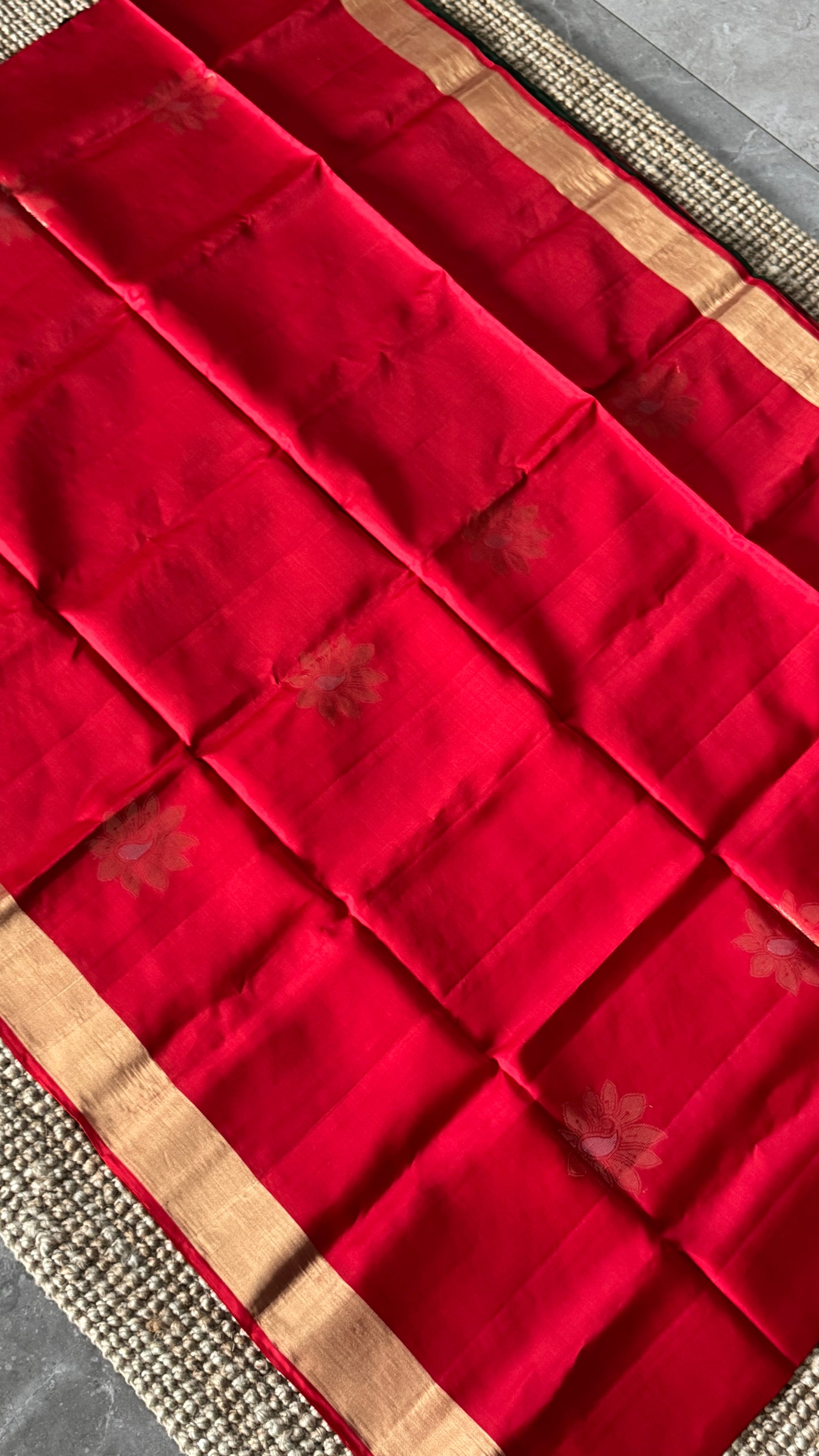 Red Pure Soft Silk Saree with Bottle Green Pallu | Silk Mark Certified
