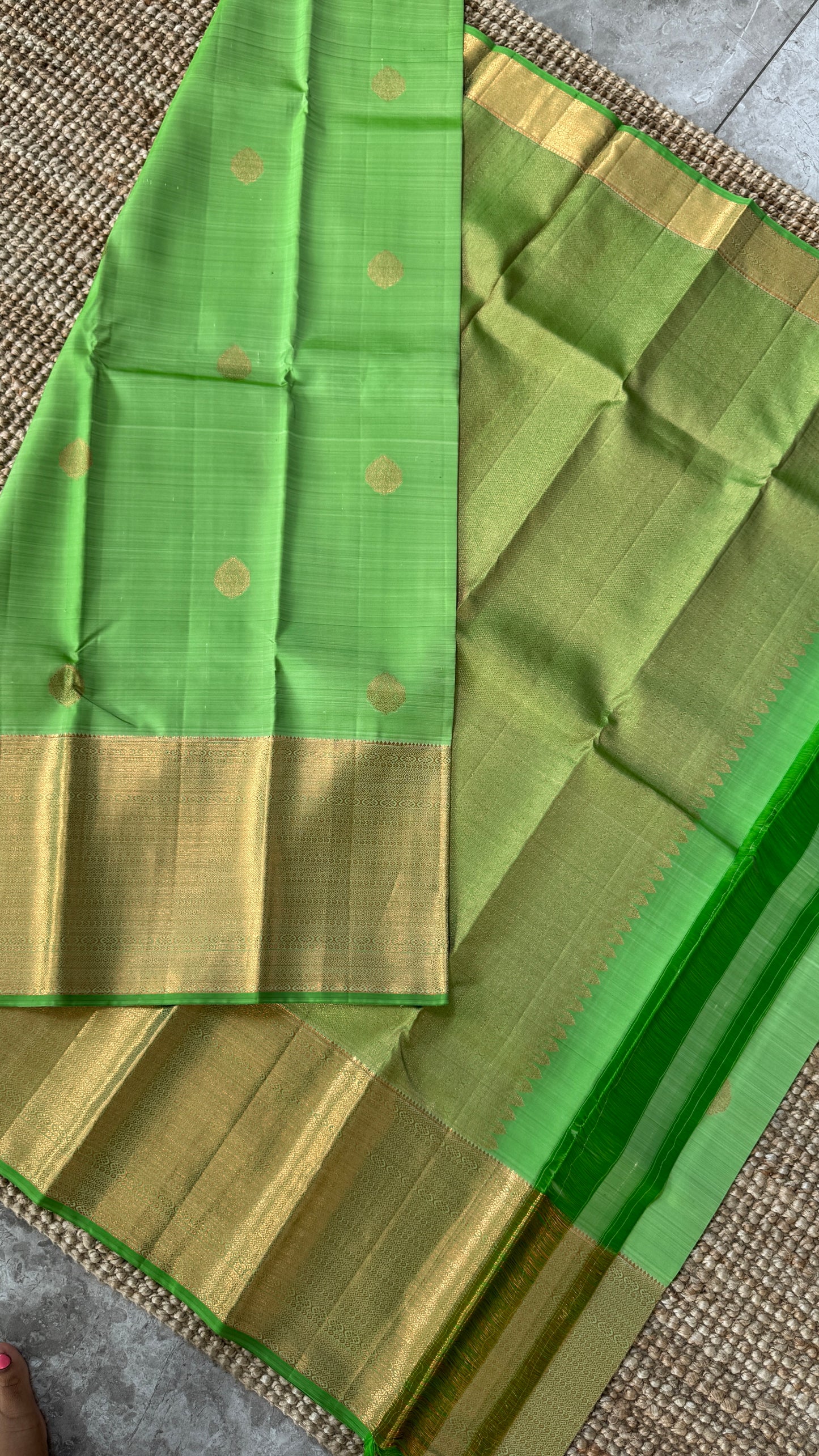 Green Pure Handloom Kanchipuram Silk Saree | Silk Mark Certified