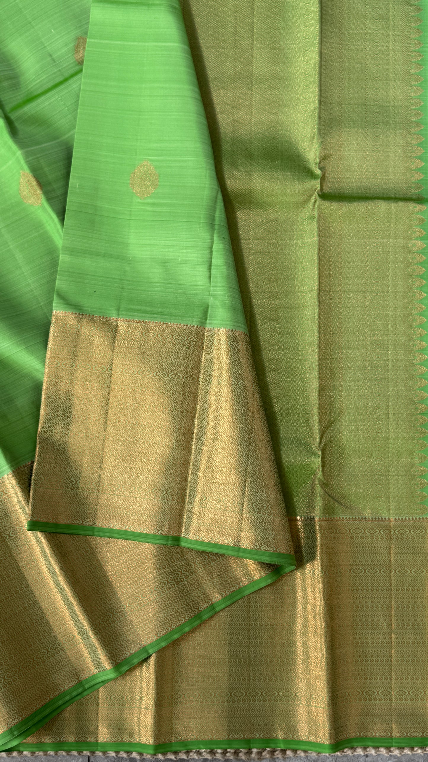 Green Pure Handloom Kanchipuram Silk Saree | Silk Mark Certified