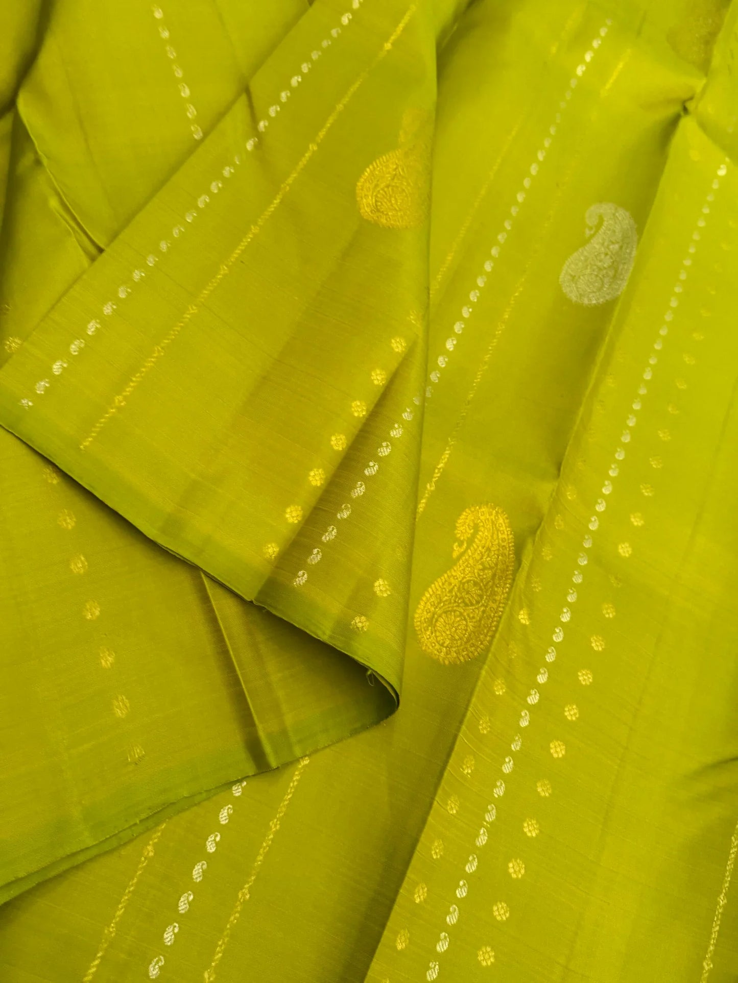 Parrot Green Pure Kanchipuram Silk Saree with Magenta Pallu | Silk Mark Certified